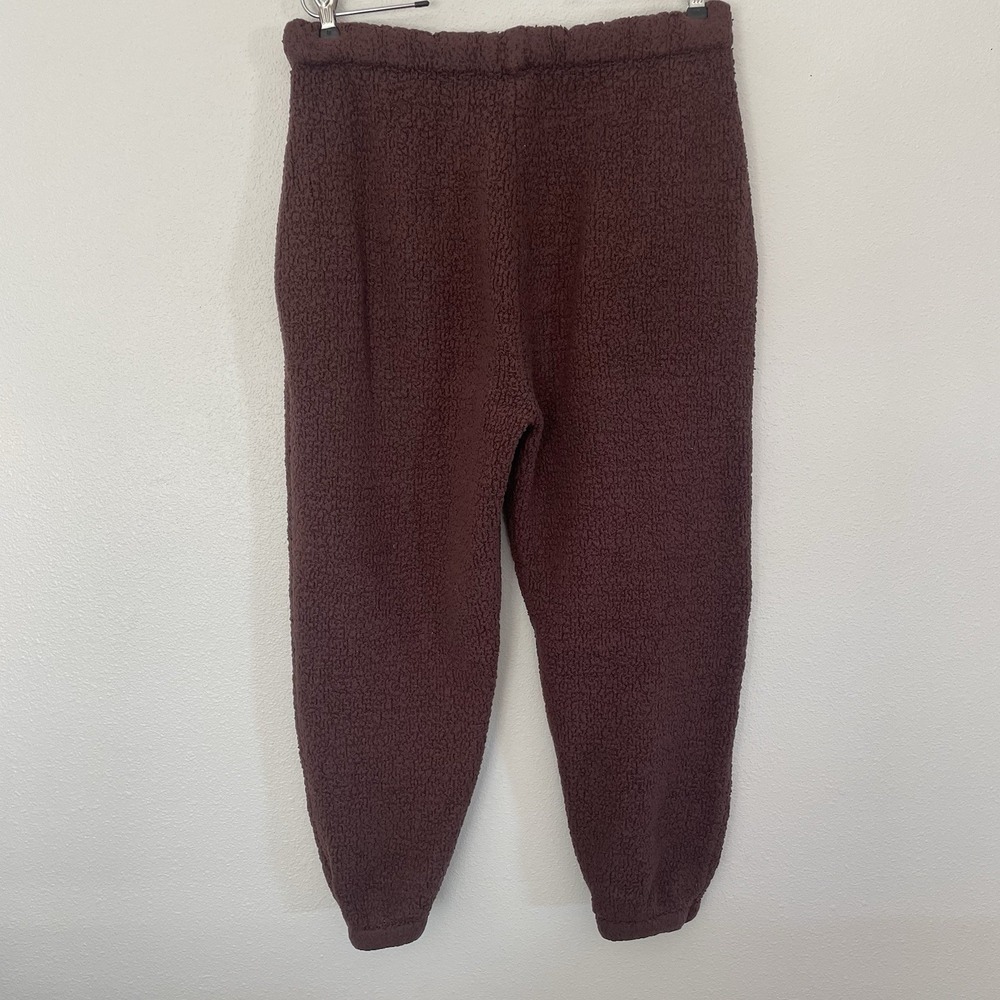 SKIMS Plush Sherpa Jogger Pants - Picture 5 of 7